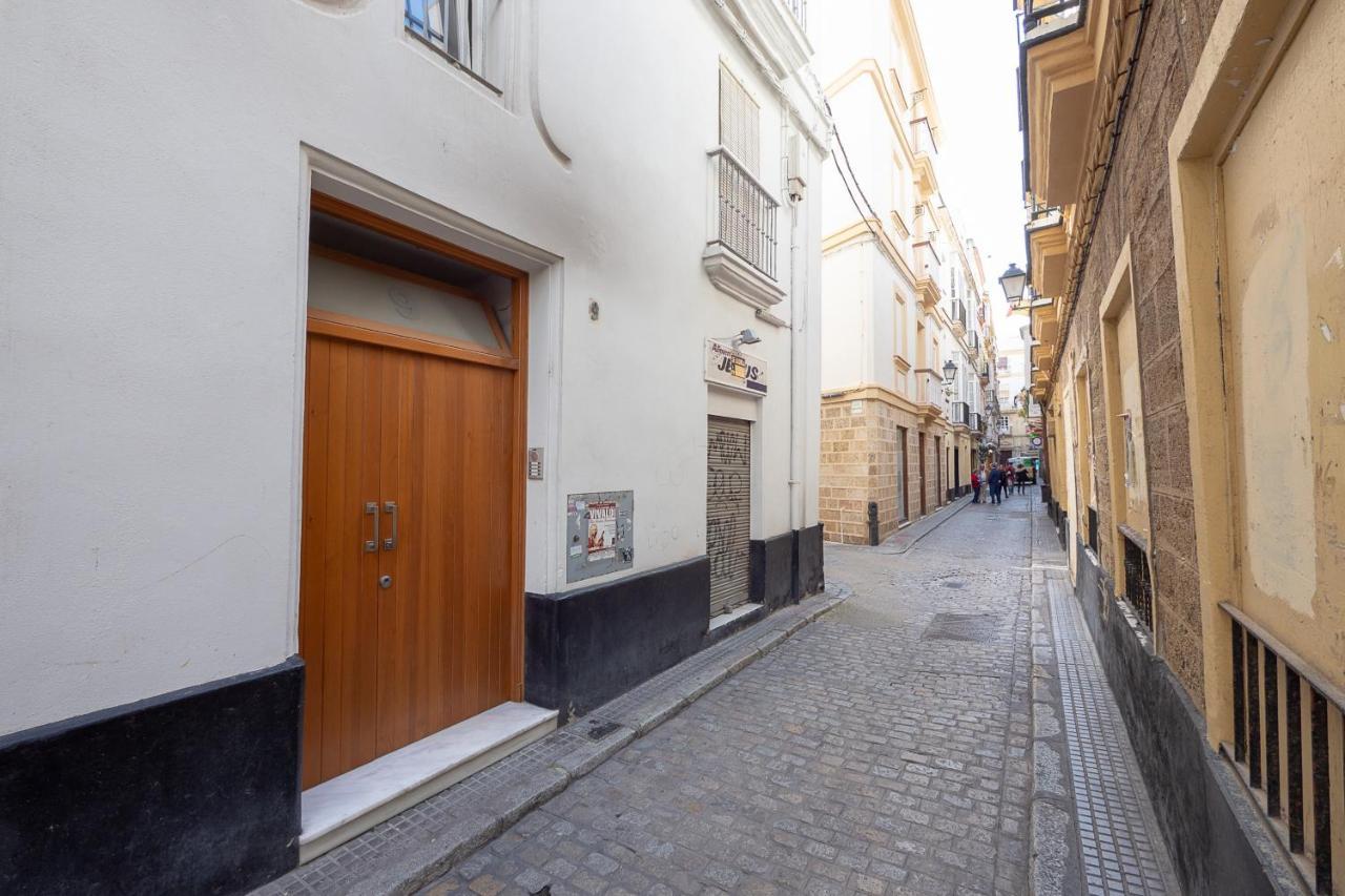 Colonial * Cádiz